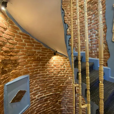 Captivating Duplex Flat With Classic Beyoglu Architecture 5-Min Walk To Istiklal Avenue 아파트 이스탄불