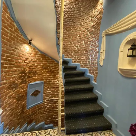 Captivating Duplex Flat With Classic Beyoglu Architecture 5-Min Walk To Istiklal Avenue 아파트 이스탄불