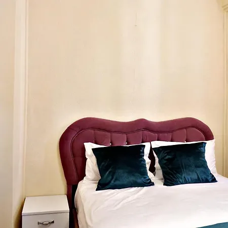 Captivating Duplex Flat With Classic Beyoglu Architecture 5-Min Walk To Istiklal Avenue Istanbul