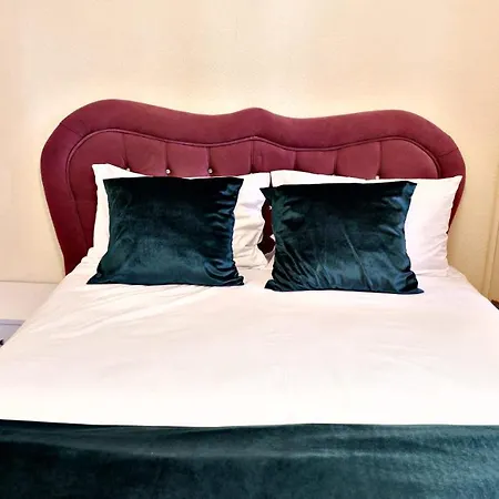Captivating Duplex Flat With Classic Beyoglu Architecture 5-Min Walk To Istiklal Avenue
